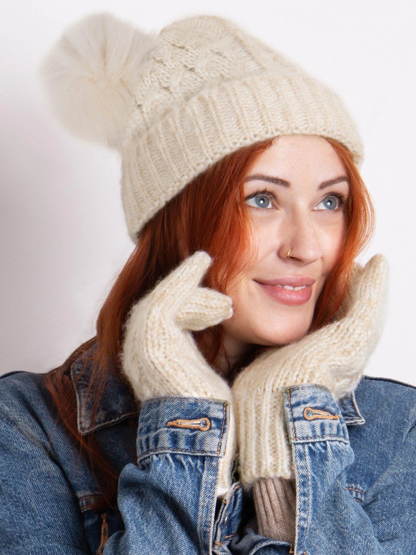 TOTES Cable Hat And Gloves Set 4 TOTES Cable Hat And Gloves Set - Image 2