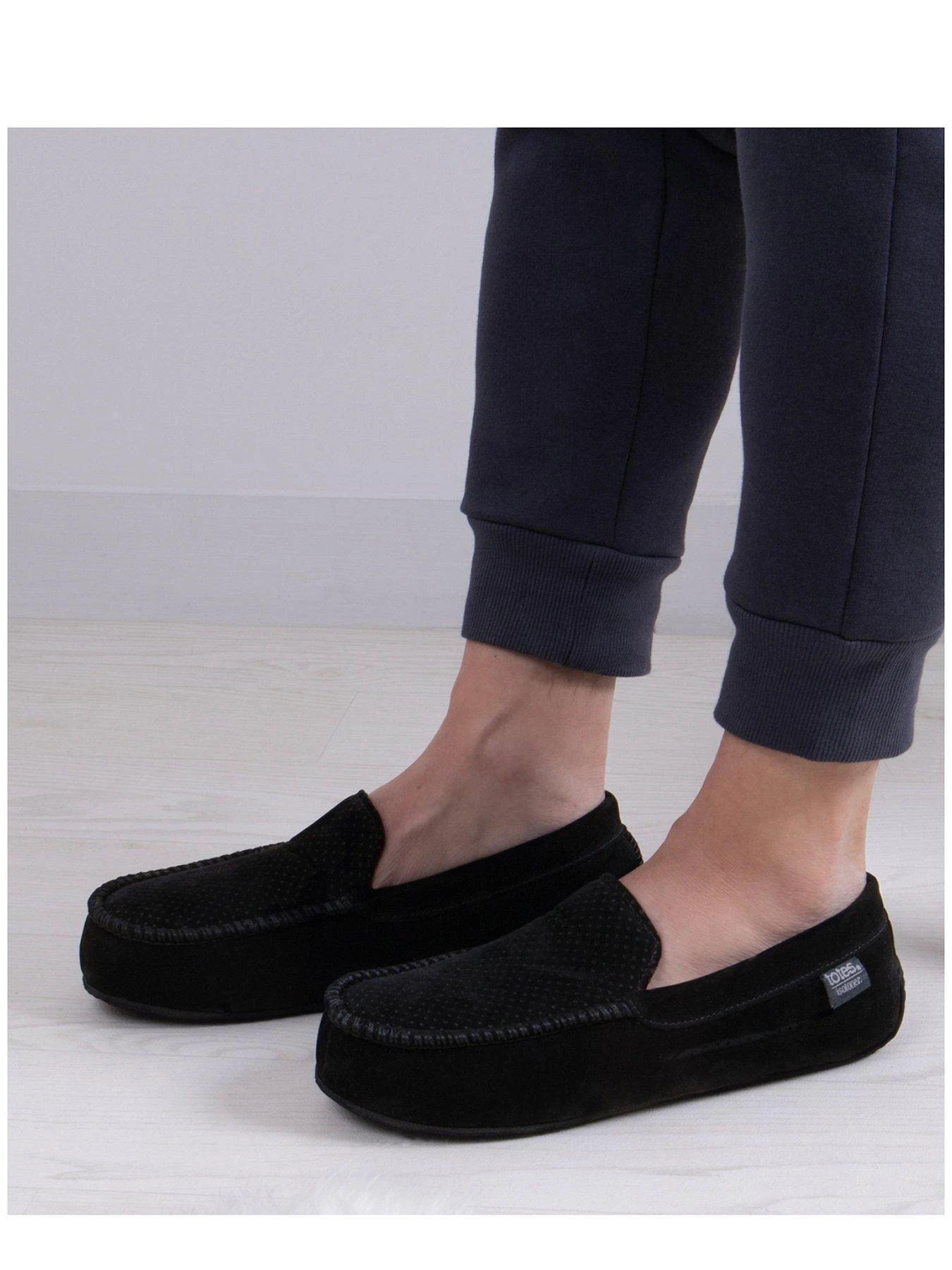 TOTES Isotoner Airtex Suedette Moccasin Slipper - Black 4 TOTES Isotoner Airtex Suedette Moccasin Slipper - Black - Image 2